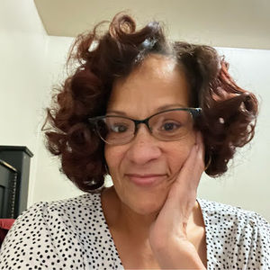 Meet your Posher, Yvette